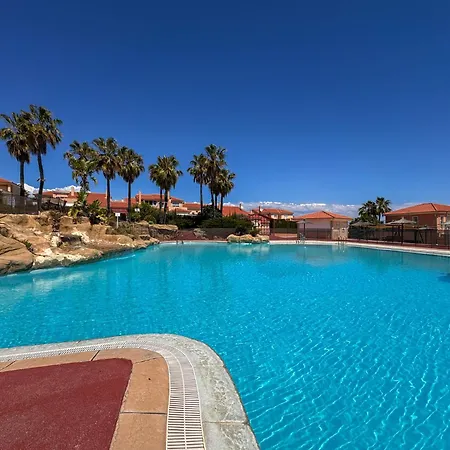 Arena Marina - Pool And Relaxation Near The Airport בית נופש *